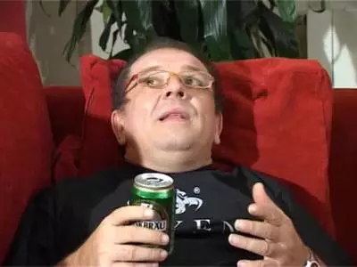 Die schwangere Salma de Nora mit den kleinen Momo im Bauch bei Thommy Oliver