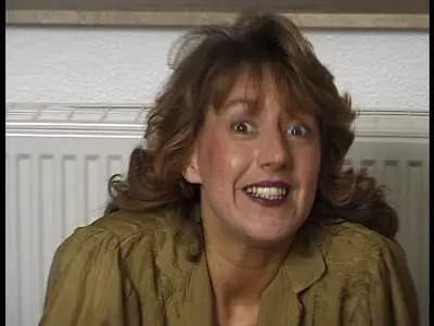 Vom Handwerker wird reife deutsche Milf Susann im Schlafzimmer gefickt