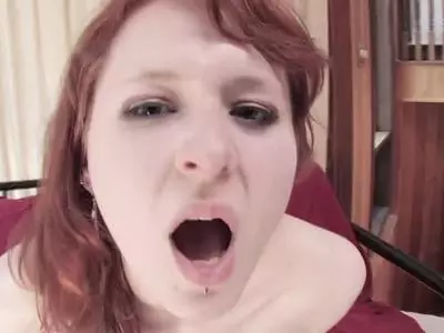 Junge Teen genießt spontanen Quickie