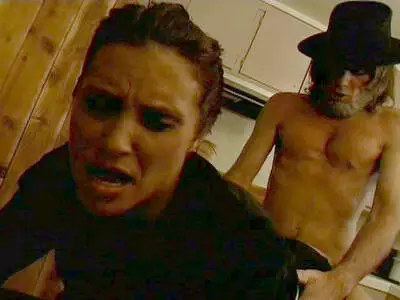 Schwanztief im Knackarsch der Nachbarin in der Küche