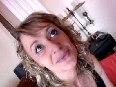 Heiße Hausfrau genießt Fick mit fetten Pimmel